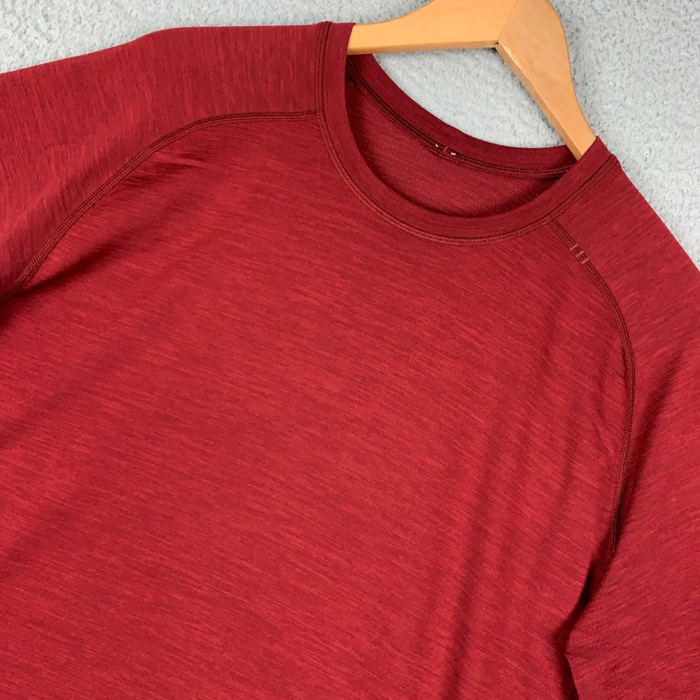 Lululemon Metal Vent Tech T-Shirt Men's Large Red Short Sleeve Athletic Crewneck